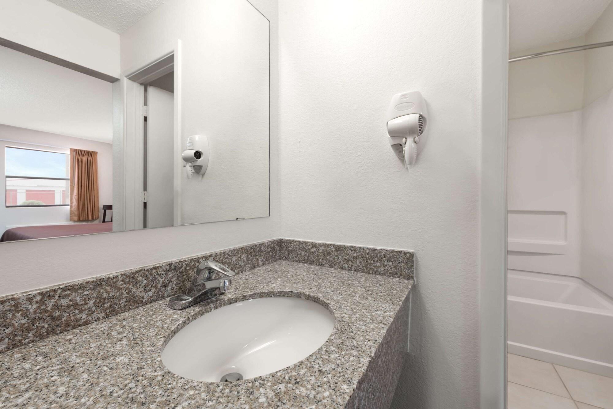 Knights Inn - Slaton Bagian luar foto