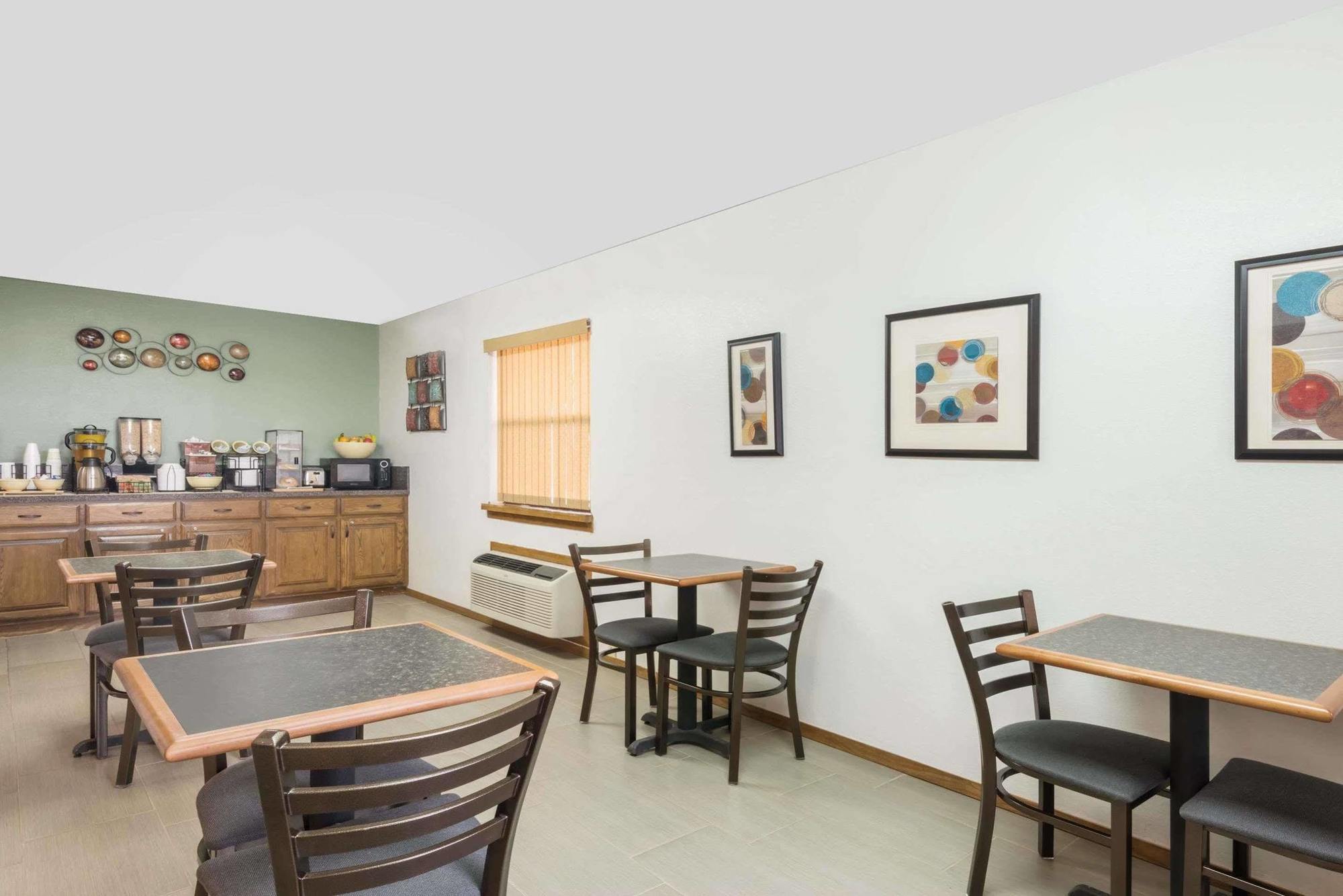 Knights Inn - Slaton Bagian luar foto